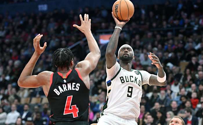 Milwaukee Bucks forward Bobby Portis Jr. (9) shoots the ball over Toronto Raptors forward Scottie Barnes (4)